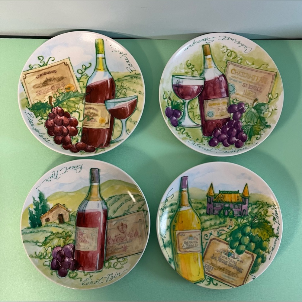 Boston Warehouse 2003 Wine Label Porcelain Plates set of 4, size 6 1/2”, Dishes